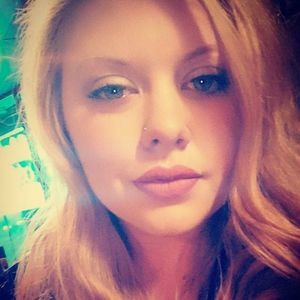 Meet your Posher, Holly